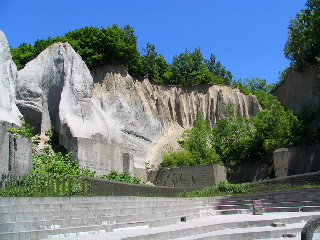 石山軟石のステージ